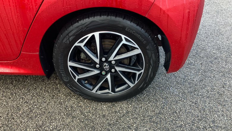 Toyota Yaris 1.5 Hybrid Design 5dr CVT Hybrid Hatchback